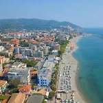 Solemare - Center And Parking - Happy Ceriale